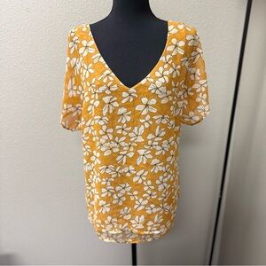 Cabi Mustard Yellow Floral V-Neck Women's Top. Size Medium